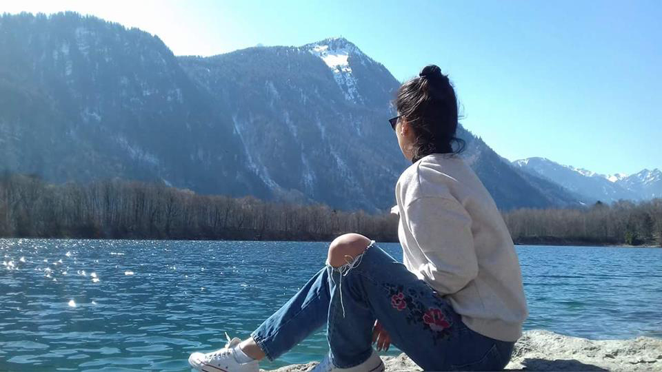 Geraldine contemplando los Alpes-Au Pair Austria